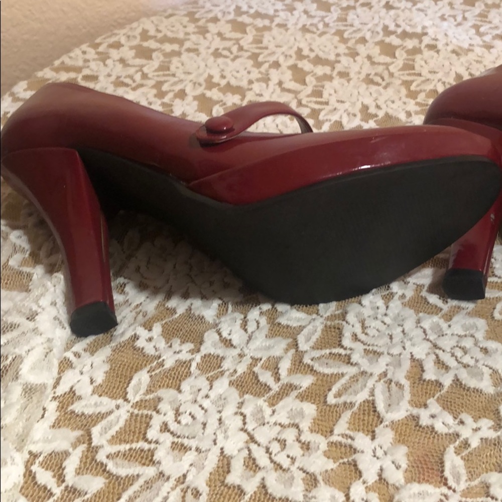 Colin Stuart Red Mary Jane heels - Picture 4 of 5